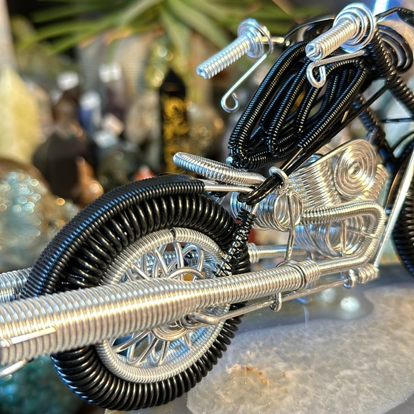 🔥SALE🔥 Hand Made Wire Wrapped Motorcycle! - Picture 13 of 13
